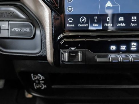 Used 2024 RAM 2500 Laramie AWD/4WD image 27