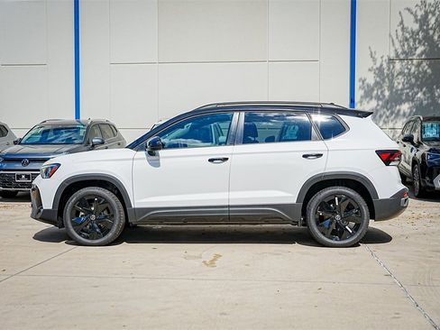 New 2025 Volkswagen Taos SE image 4