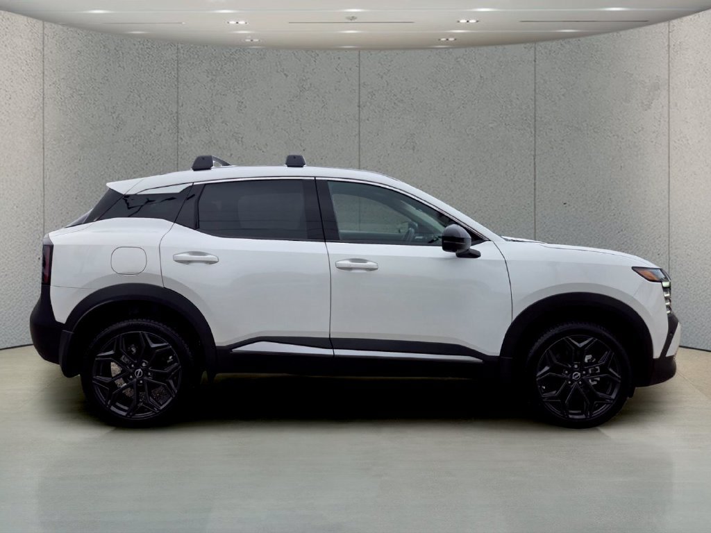 Used 2026 Nissan Kicks SR FWD image 6