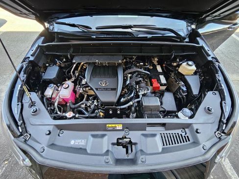 Used 2024 Toyota Highlander XSE FWD image 26