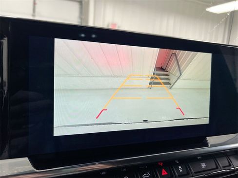 Used 2025 Chevrolet Silverado 1500 LT image 15