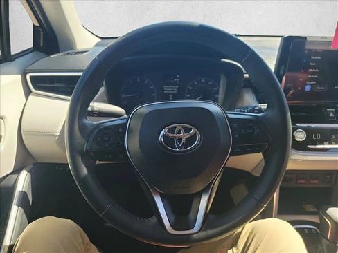 Used 2023 Toyota Corolla Cross LE image 19