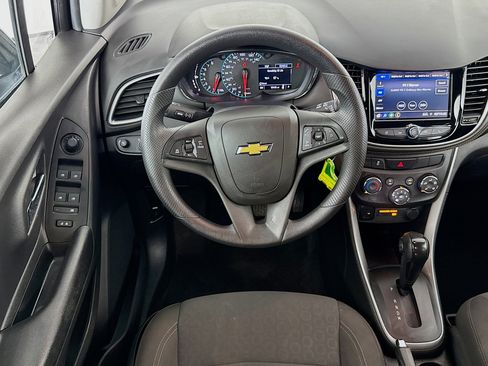 Used 2021 Chevrolet Trax LS w/ Tint and Cruise Package AWD/4WD image 16