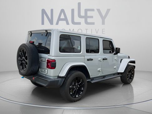 Used 2024 Jeep Wrangler Unlimited Sahara AWD/4WD image 5