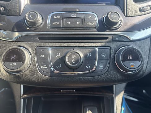 Used 2015 Chevrolet Impala LT image 21