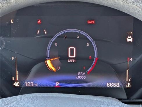 Used 2025 Chevrolet Trax LT FWD image 13