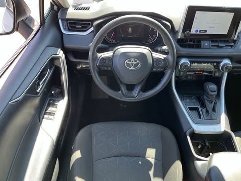 Used 2025 Toyota RAV4 XLE image 9