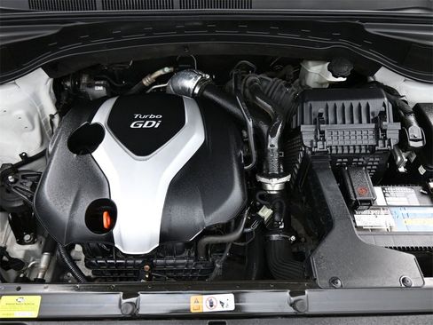 Used 2014 Hyundai Santa Fe Sport 2.0T w/ Technology Package 05 image 19