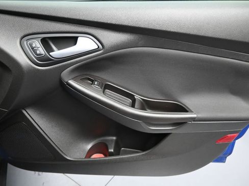 Used 2018 Ford Focus SE image 26