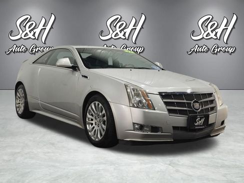 Used 2011 Cadillac CTS Premium image 2