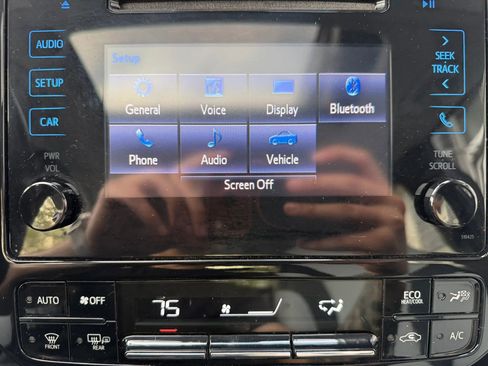 Used 2019 Toyota Prius XLE w/ Advanced Technology Package image 19