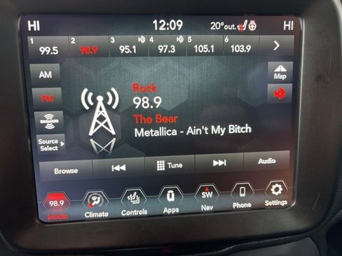 Used 2021 Jeep Renegade Limited image 11