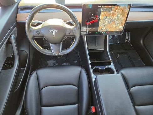 Used 2018 Tesla Model 3 Long Range image 13