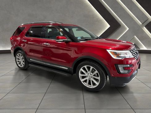 Used 2017 Ford Explorer Limited w/ Equipment Group 301A AWD/4WD image 2