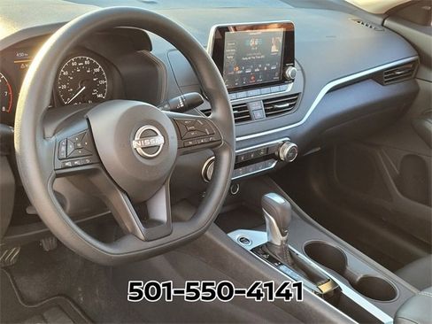 Used 2025 Nissan Altima 2.5 S image 9