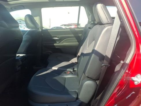 Certified 2026 Toyota Grand Highlander XLE AWD/4WD image 16