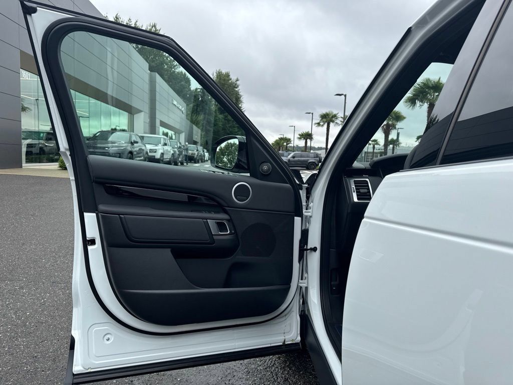 New 2026 Land Rover Discovery S AWD/4WD image 10