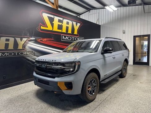 Used 2025 Ford Expedition Tremor AWD/4WD image 1