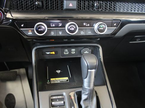 Used 2024 Honda CR-V EX-L image 12