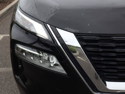 Certified 2022 Nissan Rogue SV w/ SV Premium Package image 12