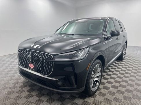 New 2026 Lincoln Aviator AWD image 2