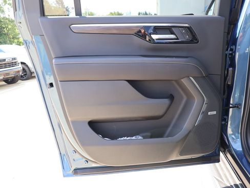 New 2026 Chevrolet Suburban Premier AWD/4WD image 27
