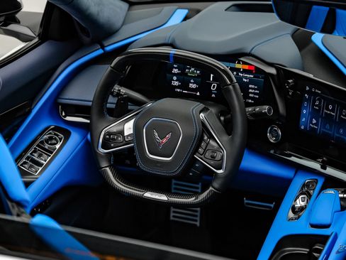 Used 2025 Chevrolet Corvette Z06 w/ Z07 Performance Package RWD image 70