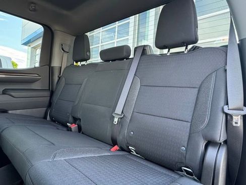 Used 2023 Chevrolet Silverado 1500 LT AWD/4WD image 9