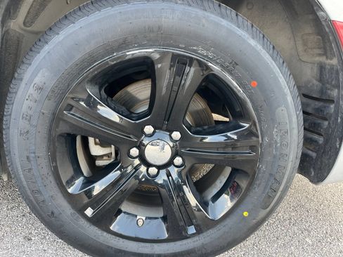 Used 2022 Dodge Charger SXT RWD image 9