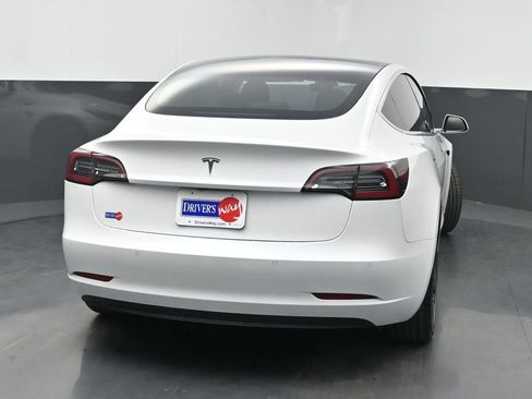 Used 2019 Tesla Model 3 Standard Range Plus image 39