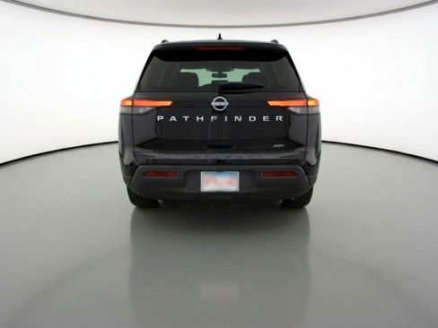 Used 2025 Nissan Pathfinder SV image 7