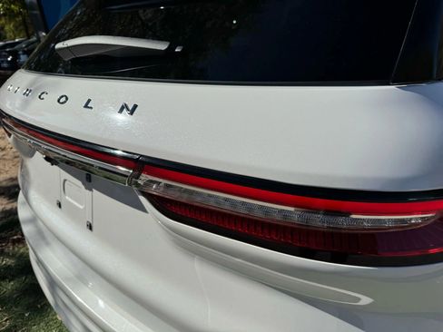 Used 2021 Lincoln Corsair Reserve w/ Equipment Group 201A image 13