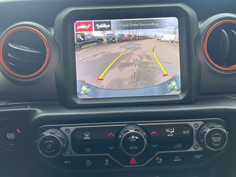 Certified 2021 Jeep Gladiator Mojave image 17