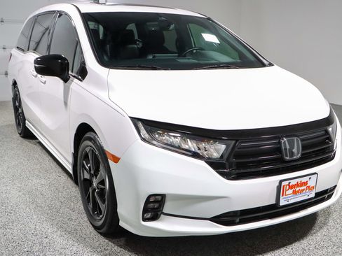 Used 2024 Honda Odyssey Sport image 5
