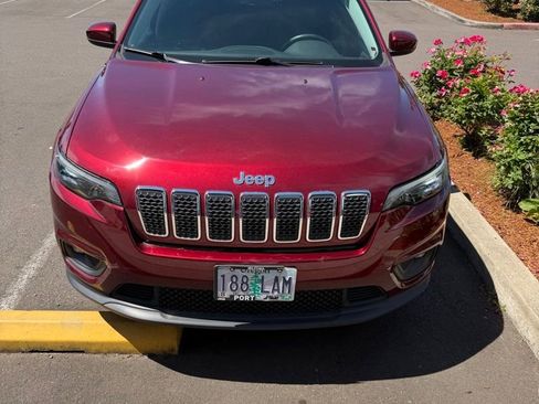Used 2019 Jeep Cherokee Latitude Plus w/ Comfort/Convenience Group AWD/4WD image 1