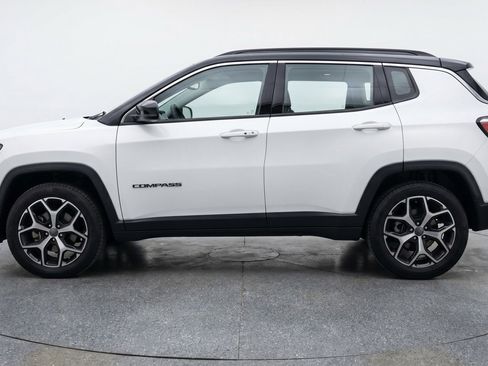 Used 2025 Jeep Compass Limited AWD/4WD image 5