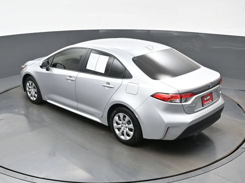 Used 2025 Toyota Corolla LE FWD image 36