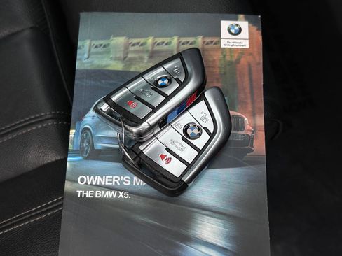 Used 2019 BMW X5 xDrive40i w/ M Sport Package image 9
