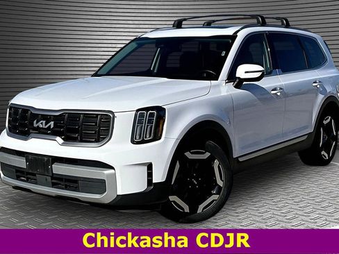 Used 2025 Kia Telluride S image 1