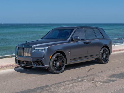 Used 2026 Rolls-Royce Cullinan Black Badge AWD/4WD image 1