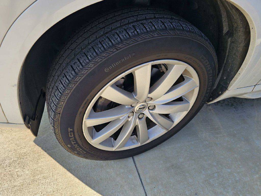 Used 2016 Volvo XC90 T6 Momentum w/ Protection Package Plus AWD/4WD image 10