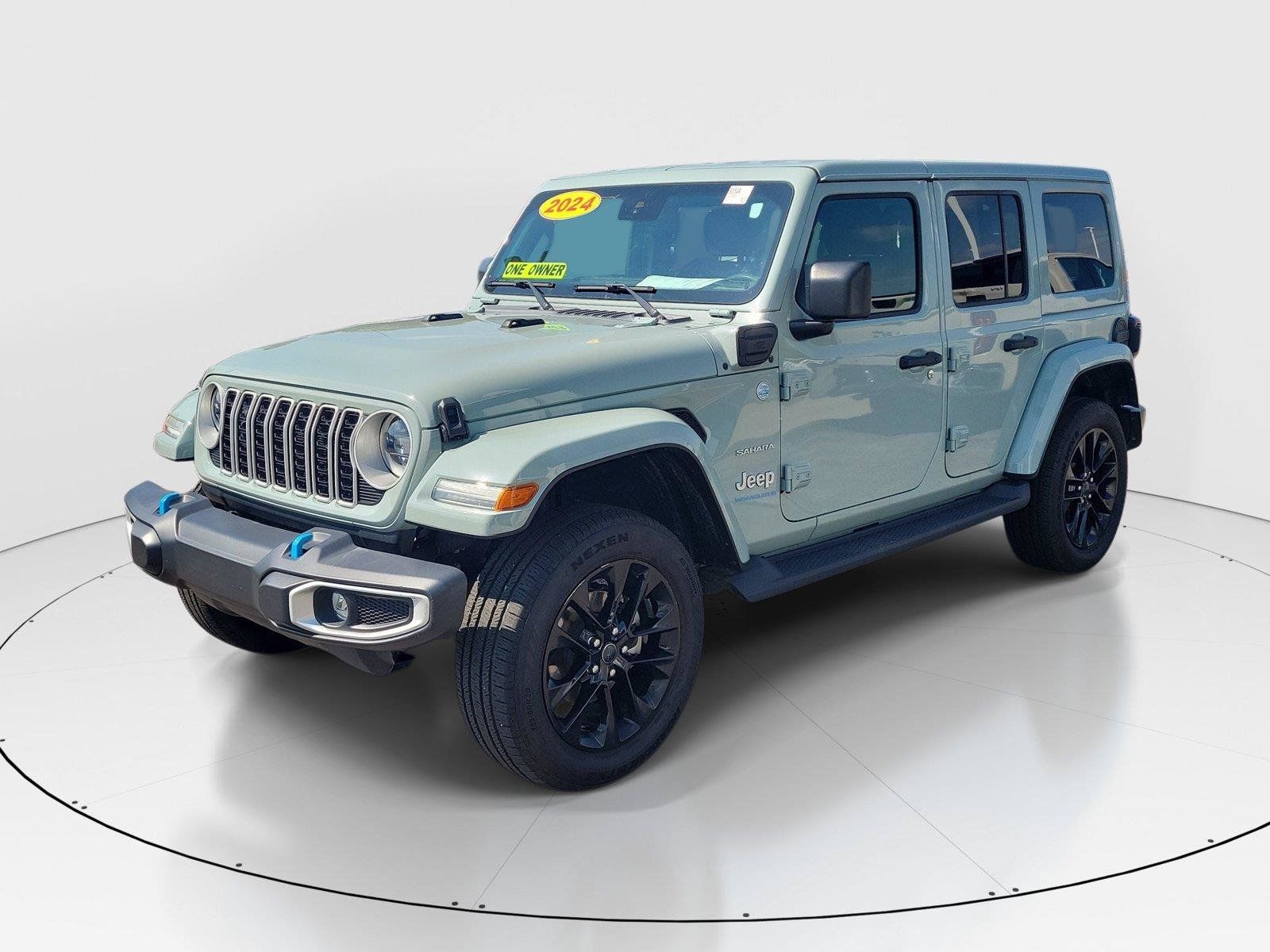Used 2024 Jeep Wrangler Unlimited Sahara AWD/4WD image 2