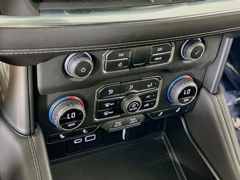 Used 2022 Chevrolet Tahoe LT AWD/4WD image 16