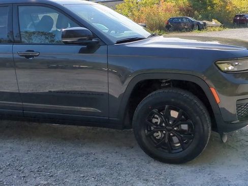 New 2025 Jeep Grand Cherokee L Altitude image 7