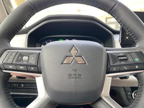 New 2026 Mitsubishi Outlander SE AWD/4WD image 15