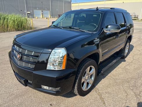 Used 2013 Cadillac Escalade Premium AWD/4WD image 7