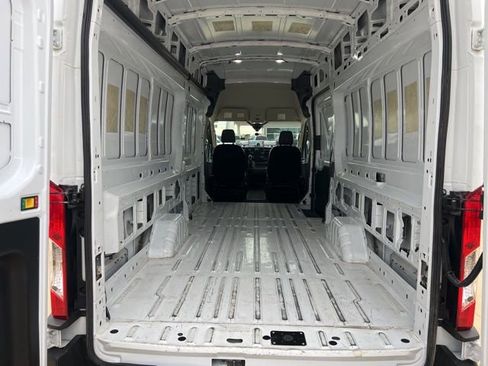 Used 2023 Ford Transit 250 148 High Roof Extended image 15