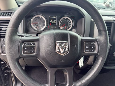 Used 2018 RAM 1500 Express AWD/4WD image 16