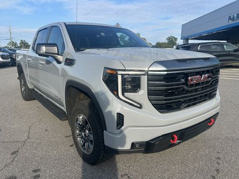 Used 2024 GMC Sierra 1500 AT4 w/ Technology Package AWD/4WD image 6