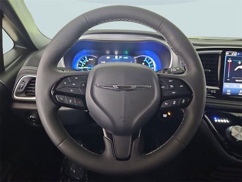 Used 2022 Chrysler Pacifica Touring-L w/ S Appearance Package image 14